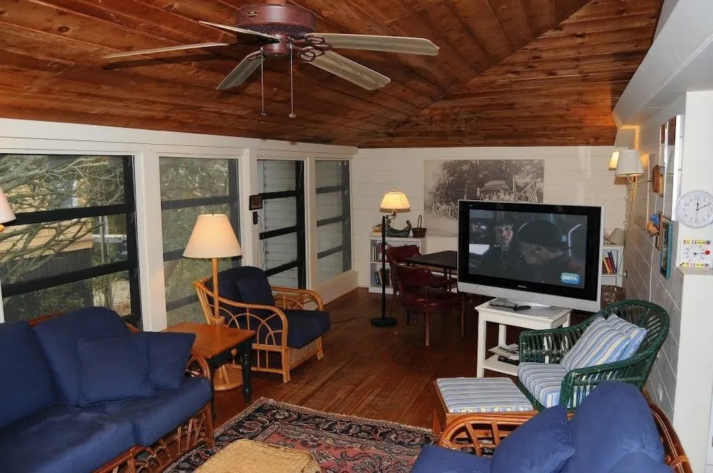 Otis Beach - 5 Br Home