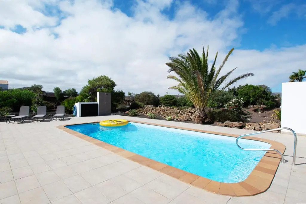 Wind Wave 28B - Heated & Shared pool