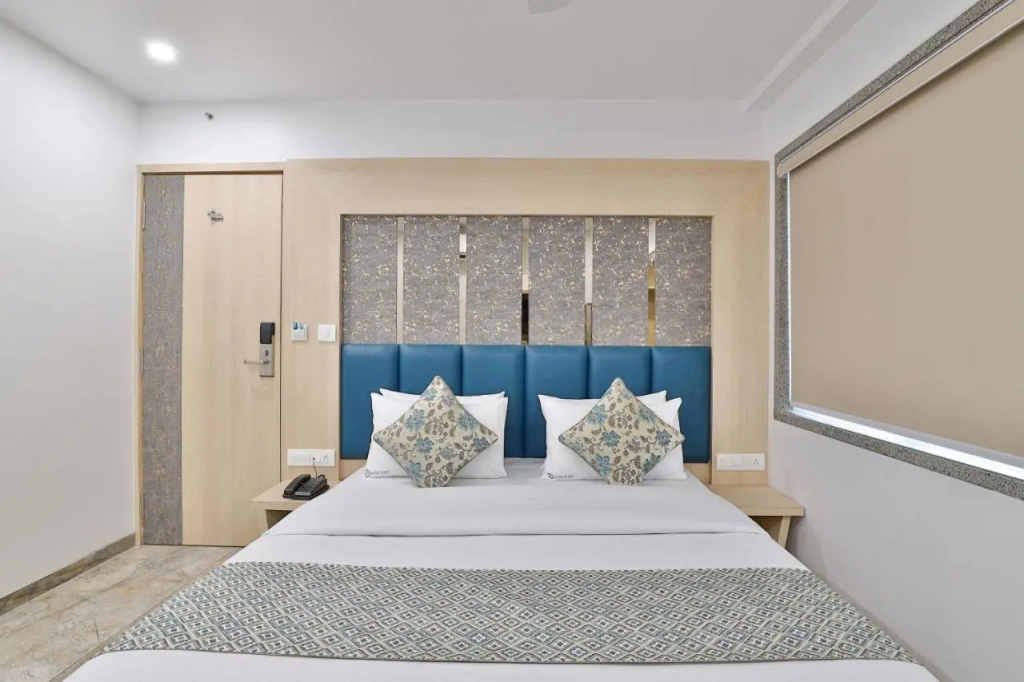 7 Orbit Hotel, Surat