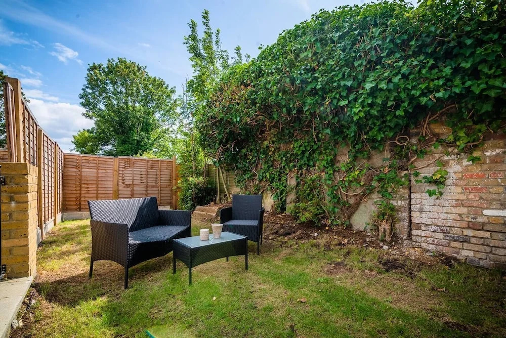 Beautiful Flat For 3 With A Garden In Acton