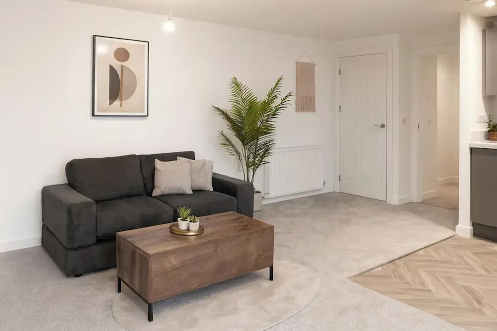 Near Stadium - Free Parking - Sleeps 4