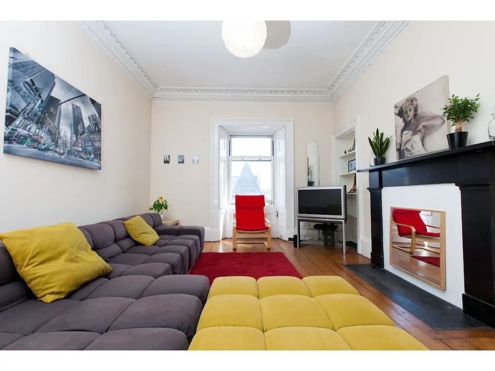 Stylish/spacious/central! Fab Festival Flat For 4