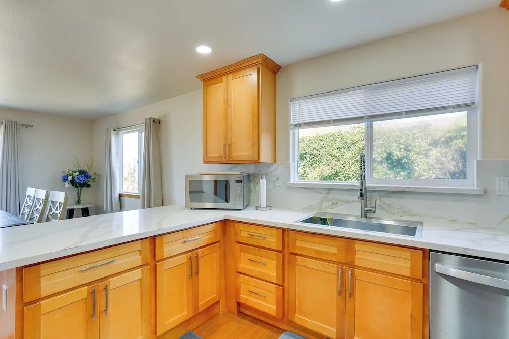 Seaside Eureka Vacation Rental w/ Bay Views!