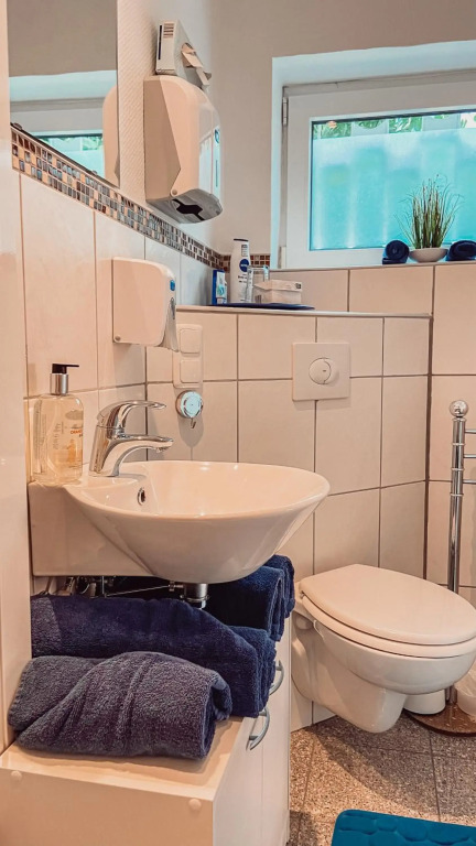 Villa Herkules - privates Apartment am Waldrand mit Smart TV und kostenlosen Parkplätzen