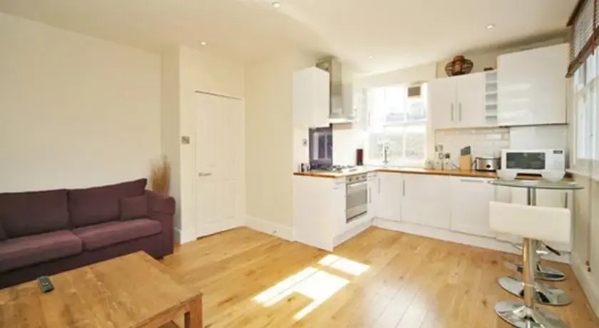 Chic Notting Hill Apartment