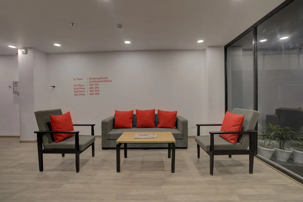 OYO Townhouse 114 Eureka Grand