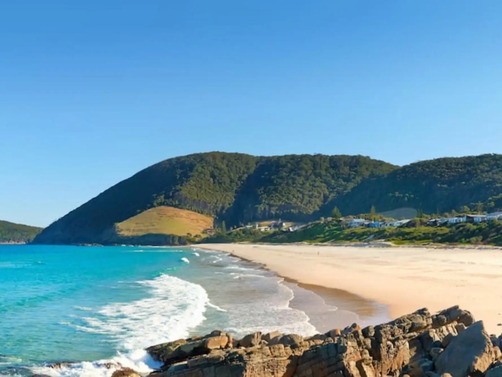 Boom 8 Boomerang Beach