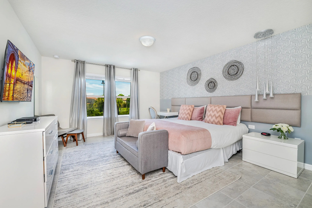 7427 - LUXURY 5 BED Townhome in SOLTERRA RESORT, Davenport, US