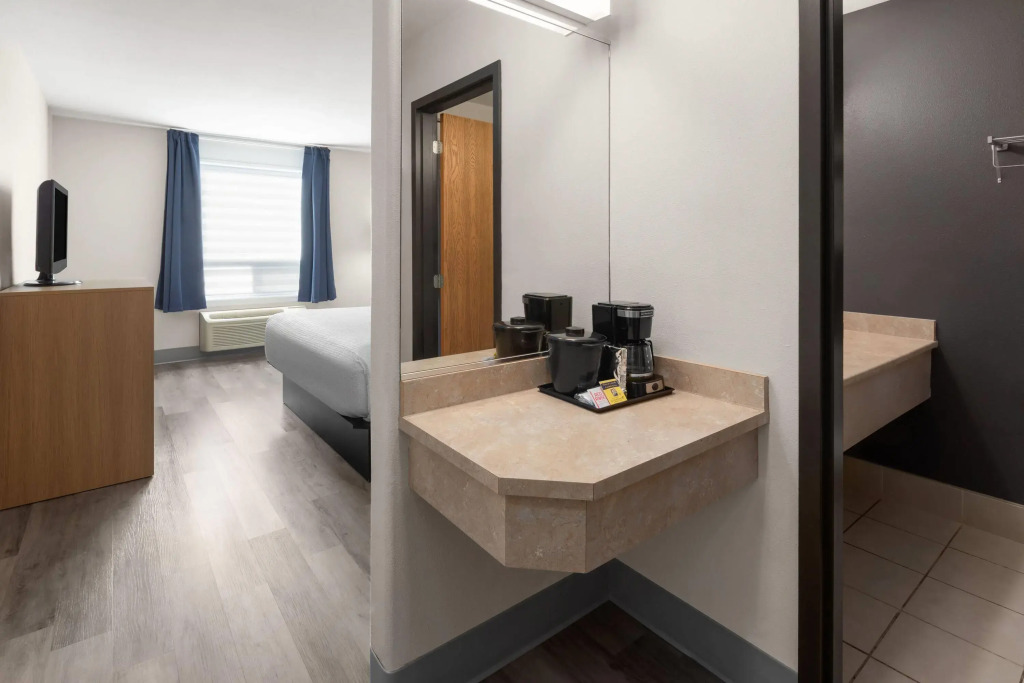 Super 8 by Wyndham Quebec City