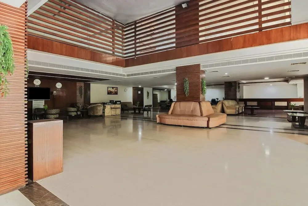 Hotel Lake View by OYO Rooms