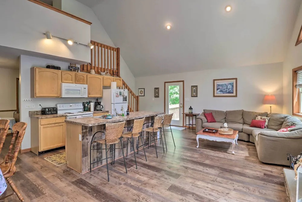 Deck, Hot Tub & Game Room: Lake Harmony Home