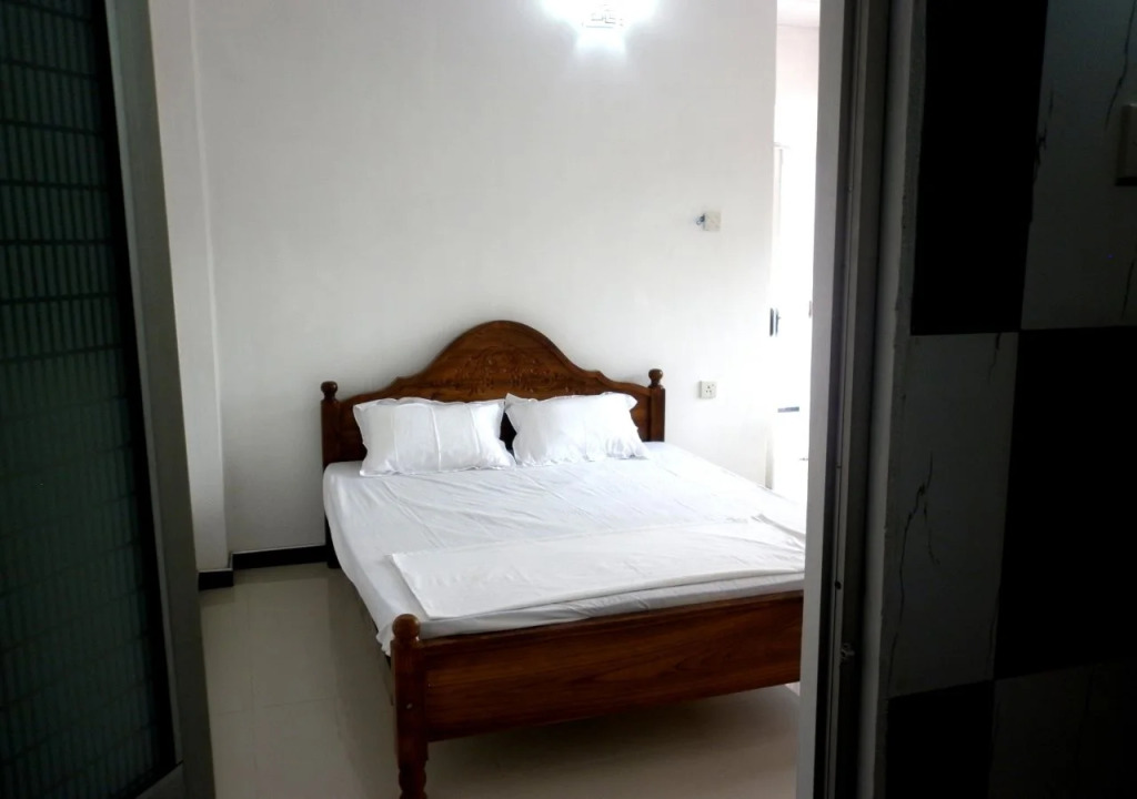 Colombo Airport Luxury Hostel @ Negombo Beach