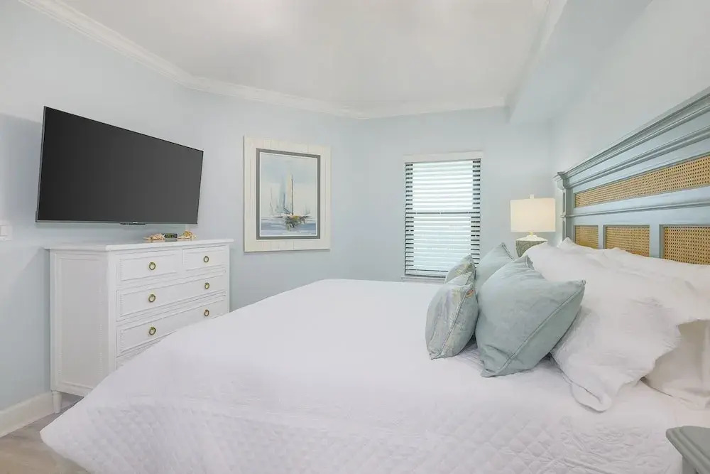 Phoenix On The Bay 1506 2 Bedroom Condo