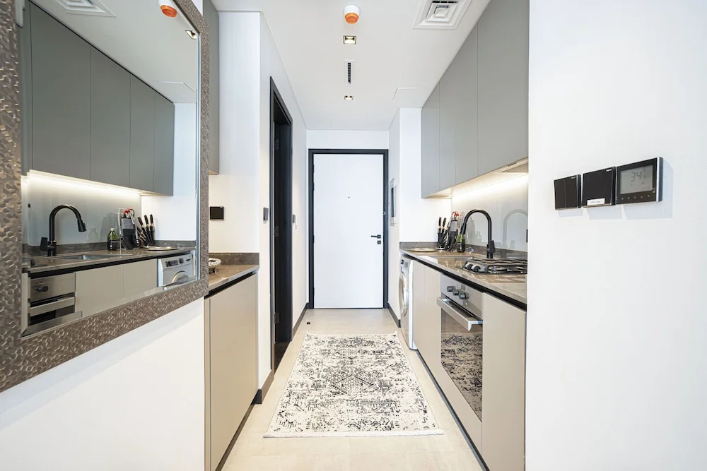 Waves - The Suite Dubai Luxury Studio Waterfront Living