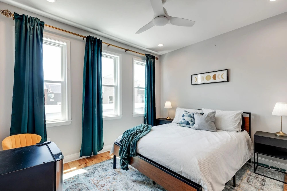 Trendy Fairmount Gem Roof Deck