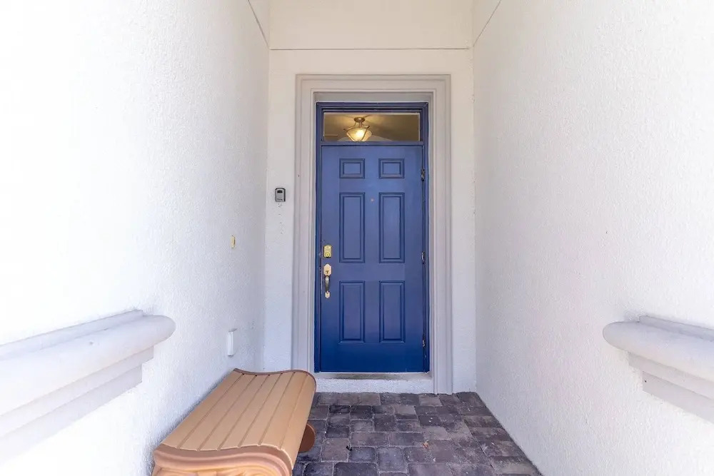 8907 Champions Gate