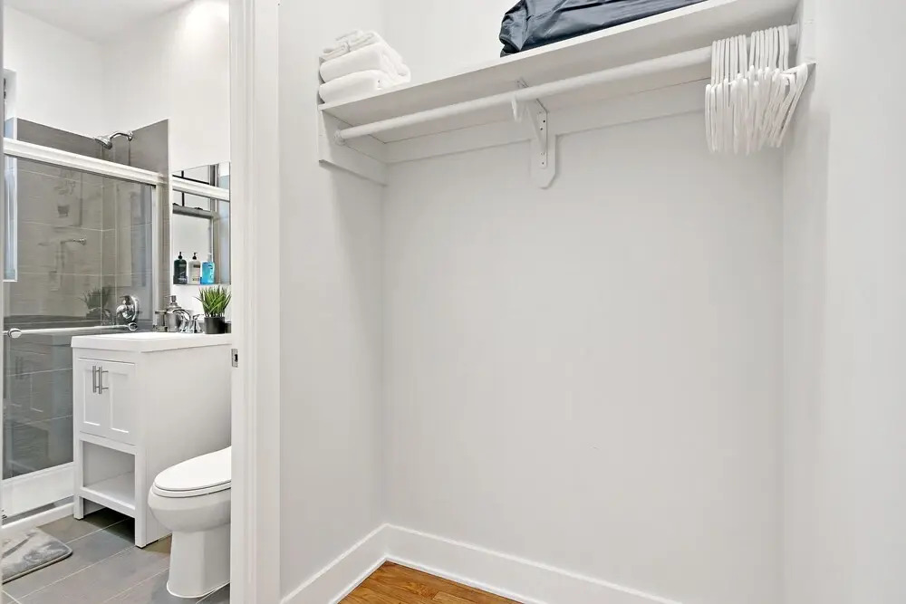 Central 1BR Retreat - Belmont E1