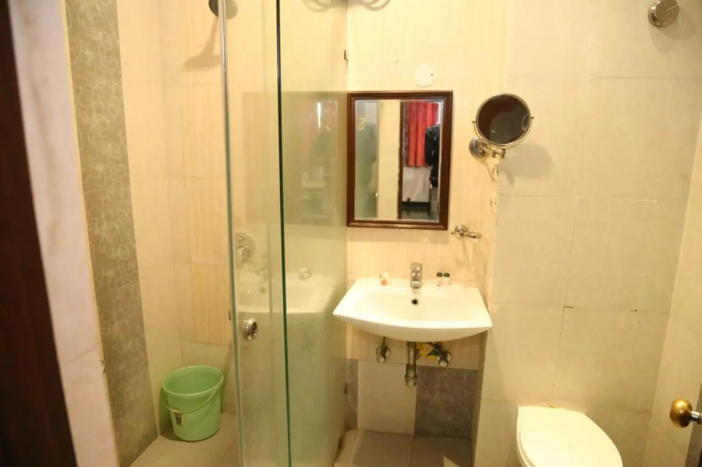 HnM Hotel Near Fateh Sagar Lake