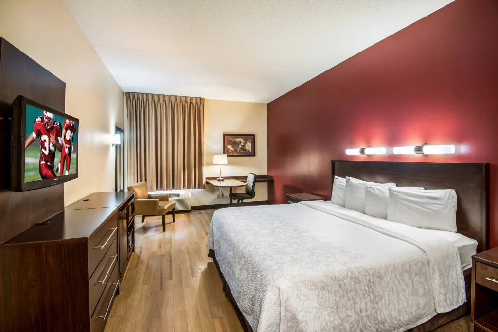 Red Roof Inn PLUS+ Houston - Energy Corridor