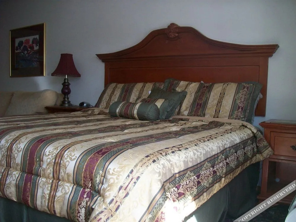 Shady Acre Inn and Suites