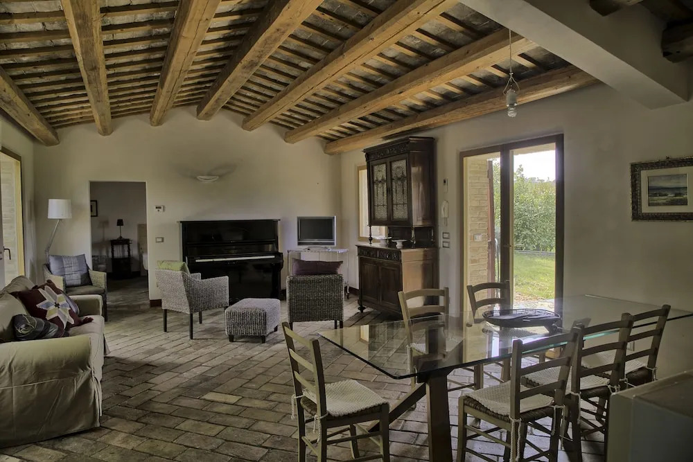 Casali Marchigiani - Ville vacanza private con piscina, giardino e vista panoramica