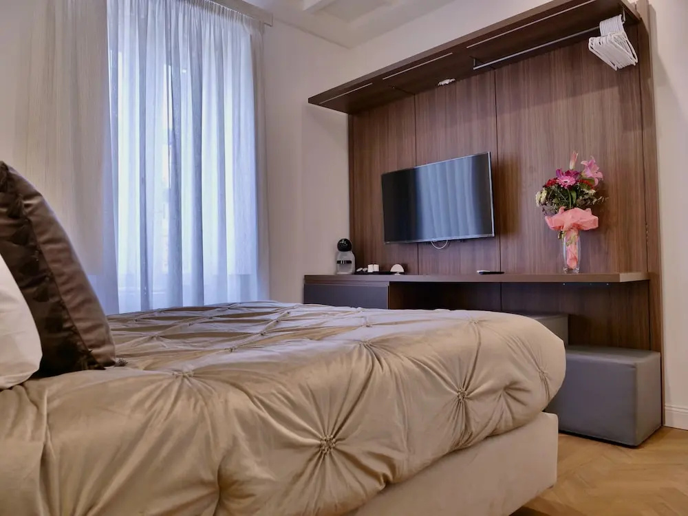Helmirage suite Trevi