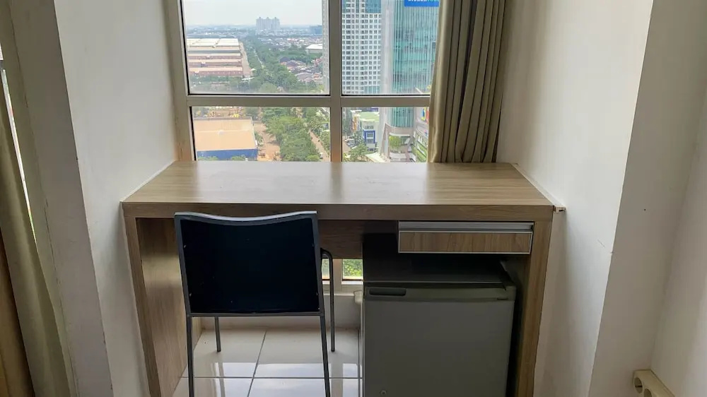 Cozy And Tidy Studio At Tifolia Apartment