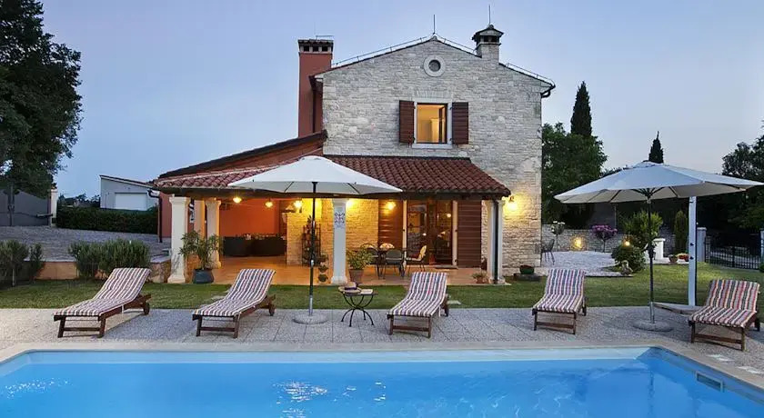 Villa Rebici 105