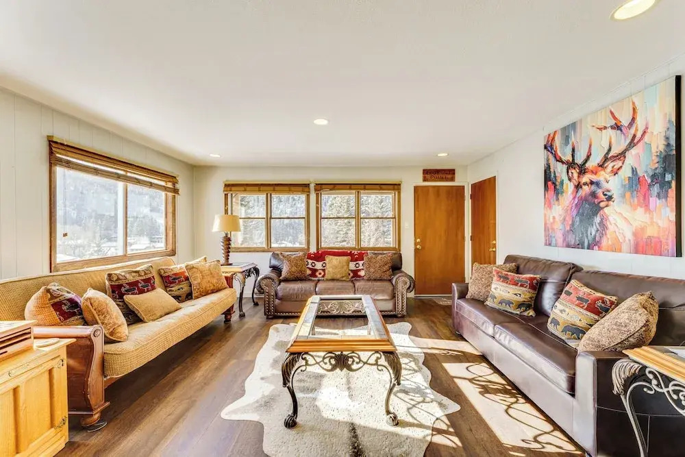 1/2 Mi to Skiing: Red River Condo w/ Free Shuttle!