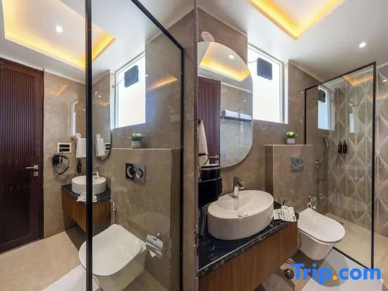 Saltstayz Premier - Sector 50 & Golf Course Ext Road