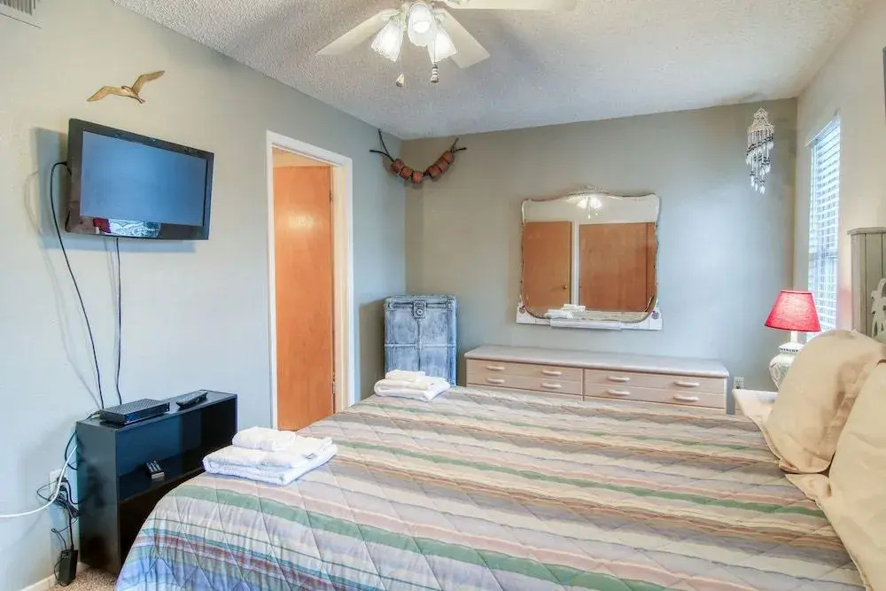 Courtyard #215 1 Bedroom 1 Bathroom Condo