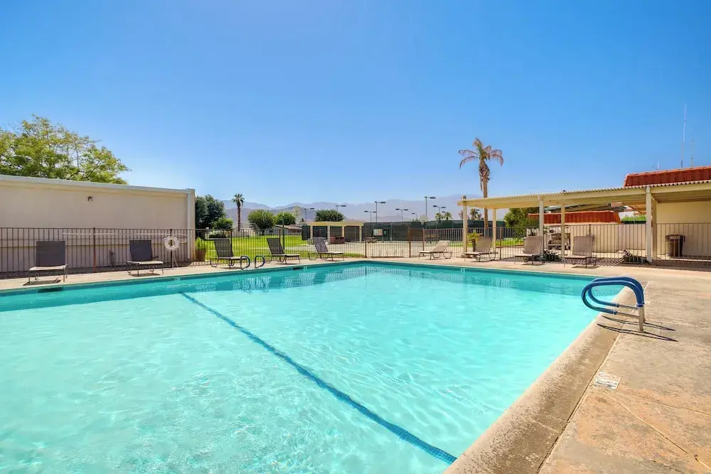 Golf Course On-site: Peaceful Condo in Palm Desert