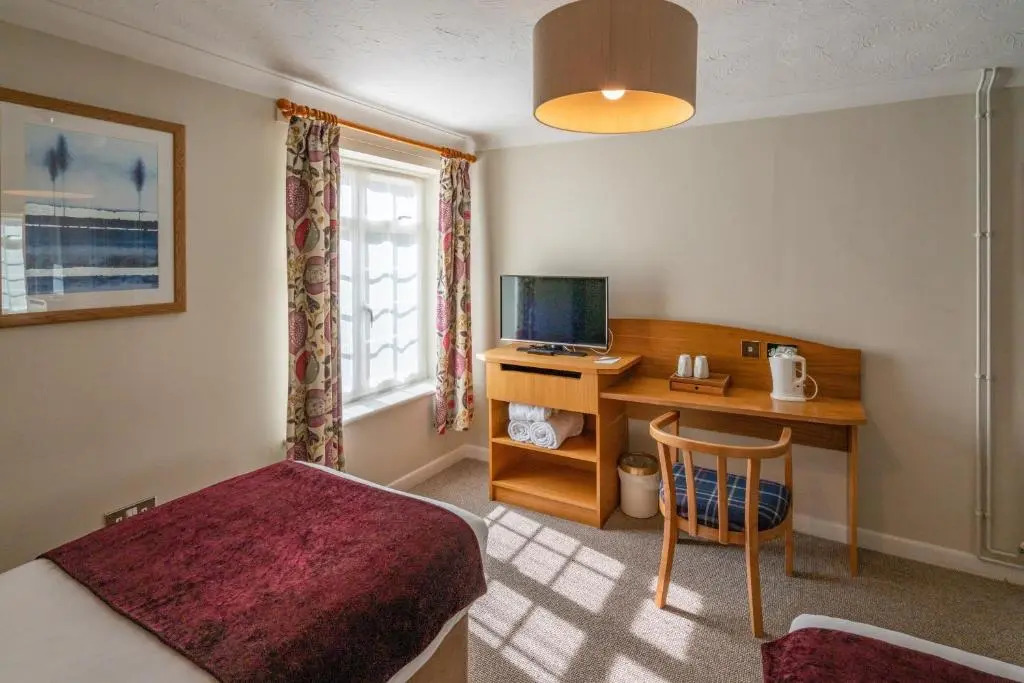 Avon Causeway Hotel