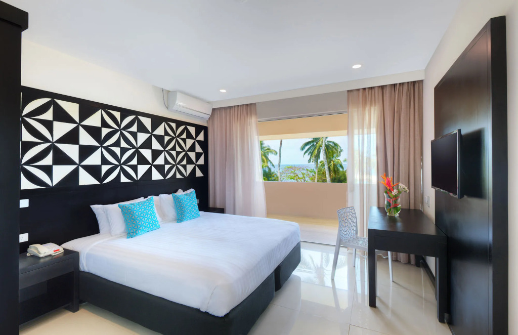 Tanoa International Dateline Hotel