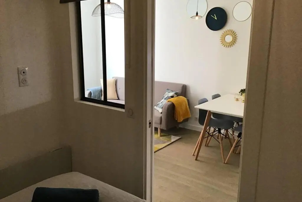 Appartement 2 chambres refait à neuf, climatisé, à 2 min de la mer