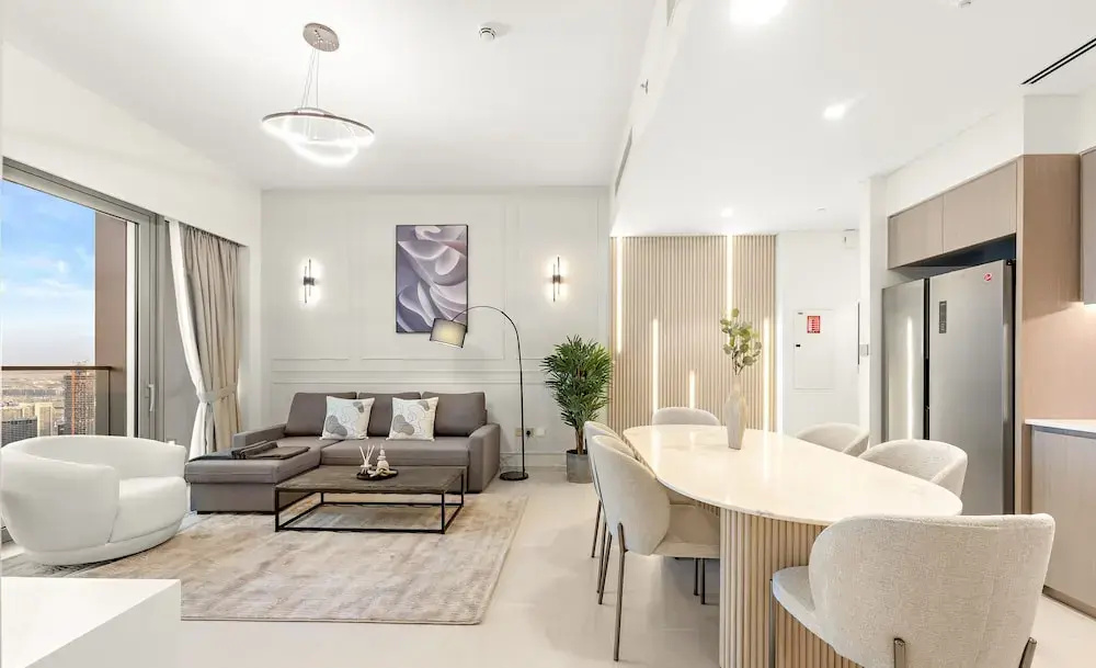SML Vacation Homes - Sky High Apartments with Burj Khalifa and Dubai Fountain Views at Grande Signature, Downtown Dubai
