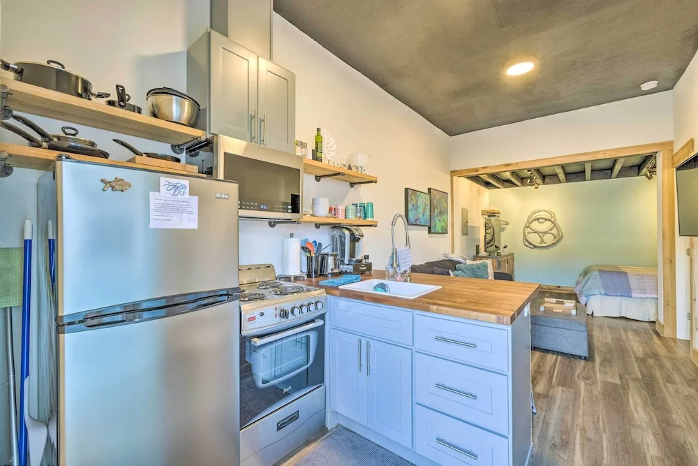Long Beach Studio in Downtown - Walk to Ocean!