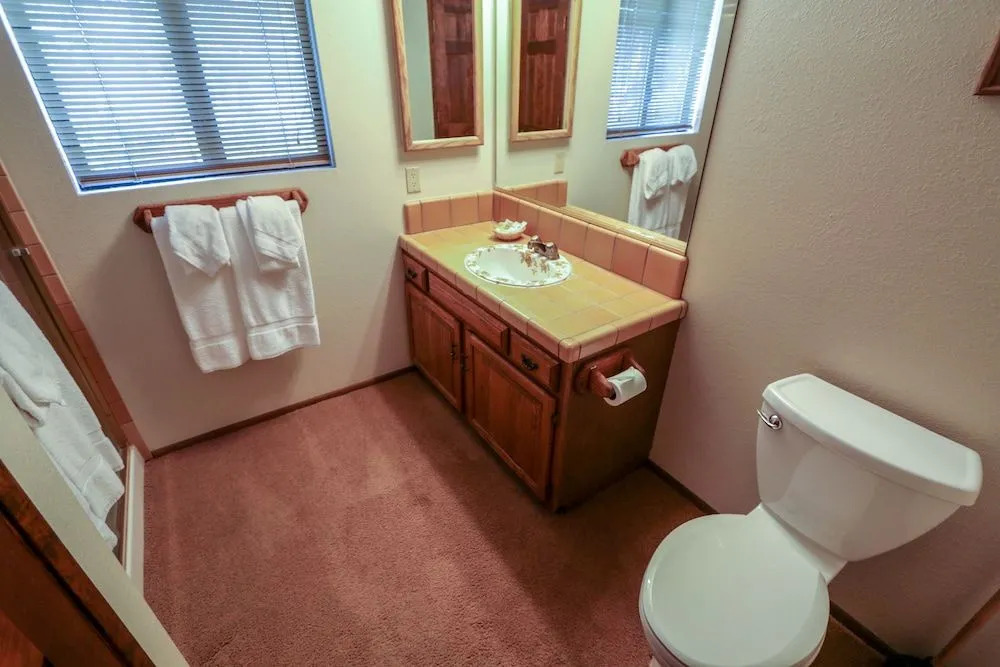 Snowflower 68 Spacious End Unit With Great Complex Amenities, Quiet Location by RedAwning