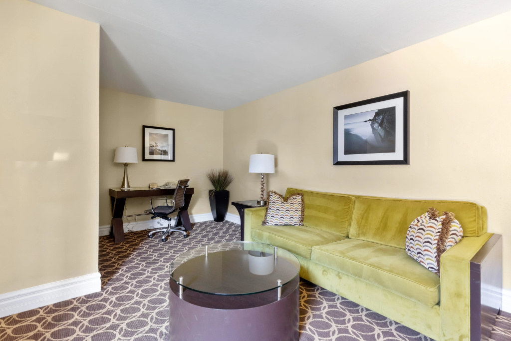 Marin Suites Hotel