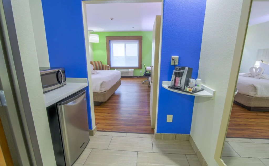 Holiday Inn Express & Suites Raymondville by IHG
