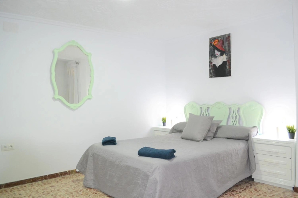 Fantastic 1 bedroom Apartment with Gallery (CB6EV)