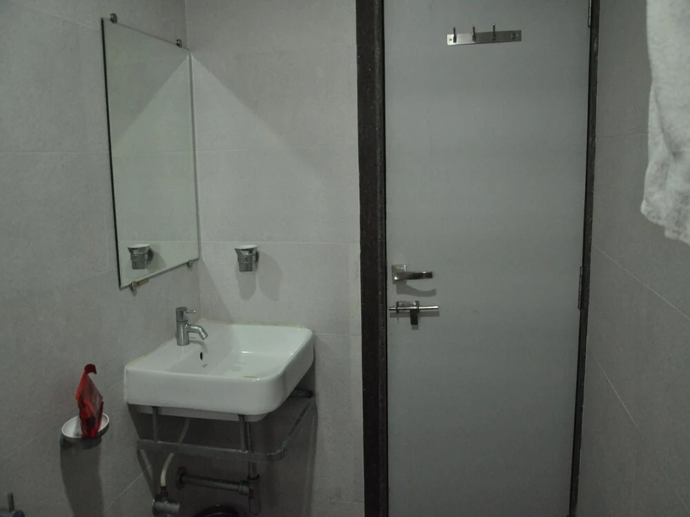 OYO 2647 Hotel Sai Shubham