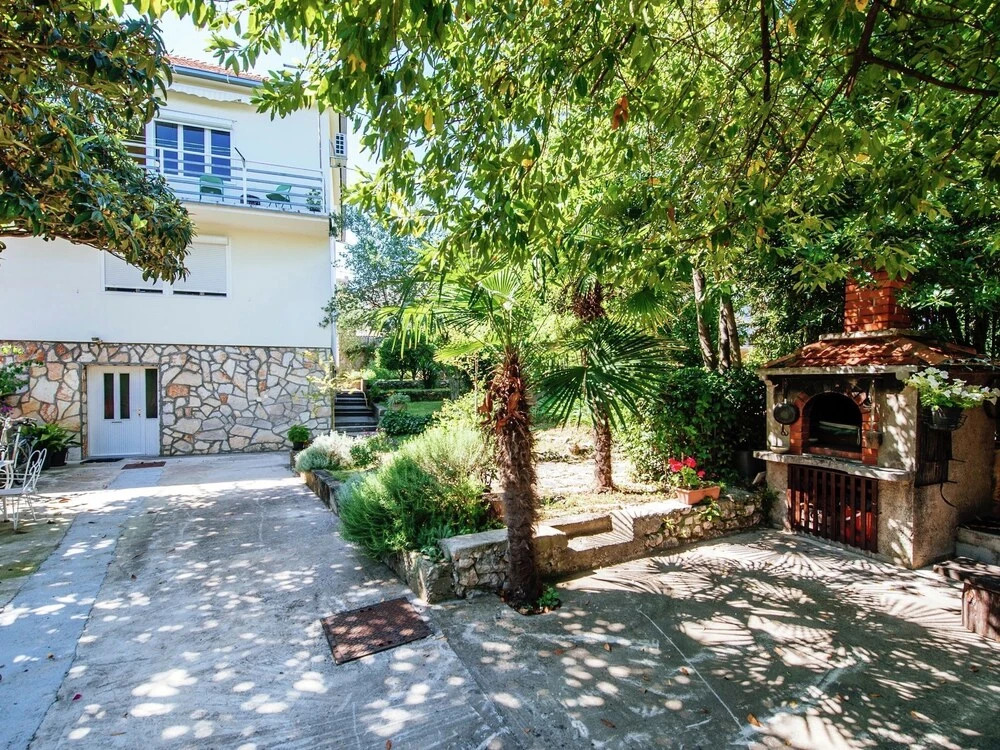 Cozy Apartment in a Quiet Area, Nice Balcony With Park View, Near the Sea