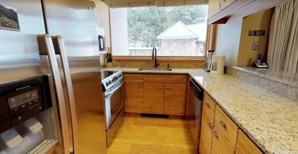 2 Bedroom Platinum Condo Near Chairlift in Cascade Village With Pool and Hot Tub