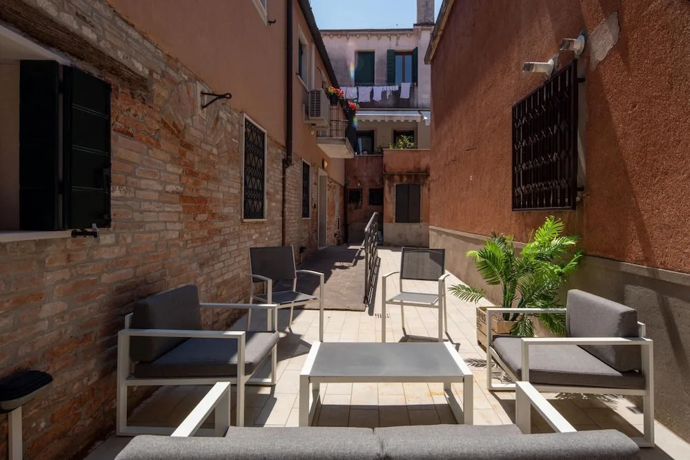 Herion Palace Apt 3 by Wonderful Italy