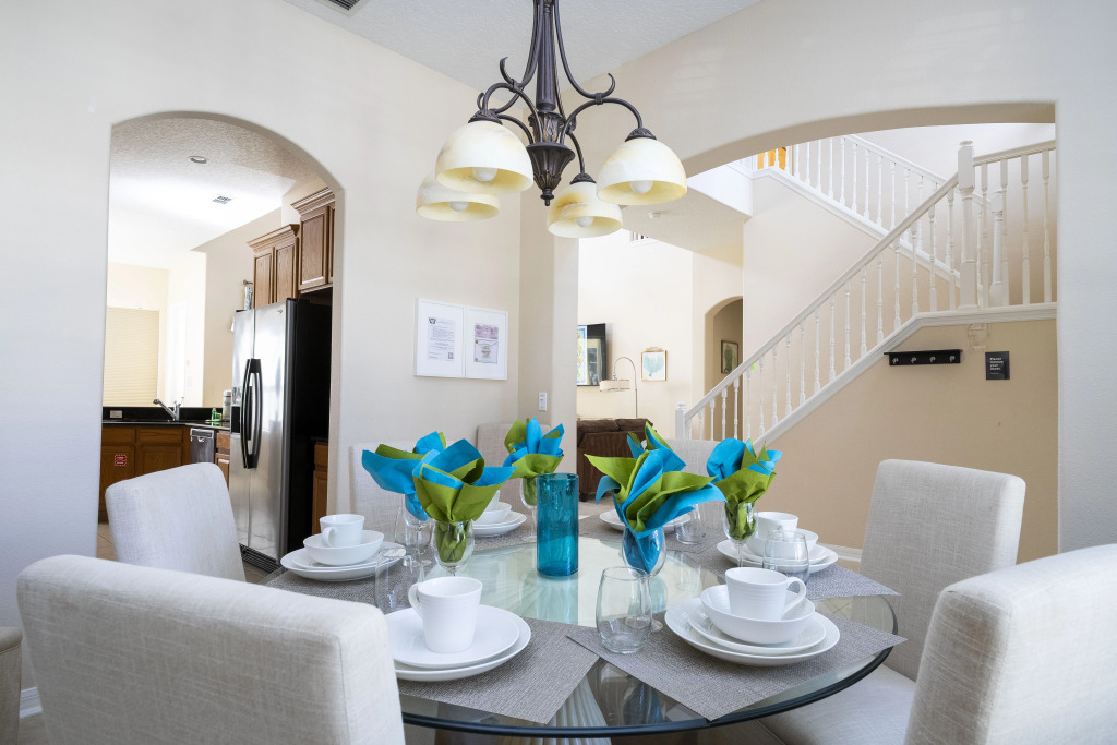 Stunning 5 Bd Home w/ Pool Close to Disney 7420