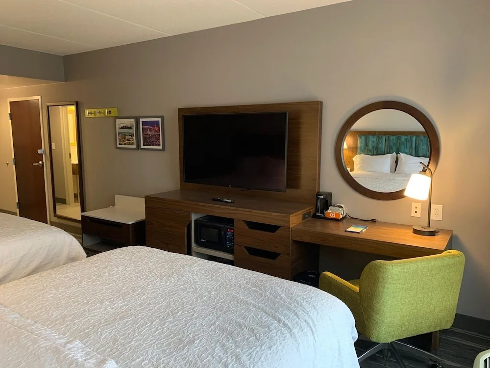 Hampton Inn & Suites Syracuse Erie Blvd I 690