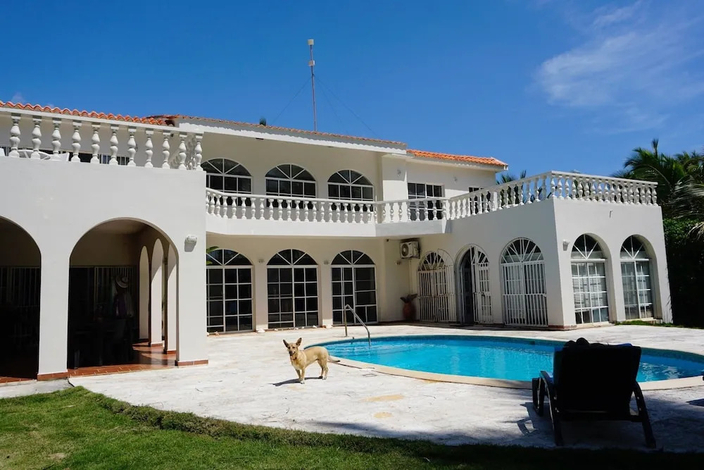 Baoba Breeze Bed & Breakfast- beachfront paradise