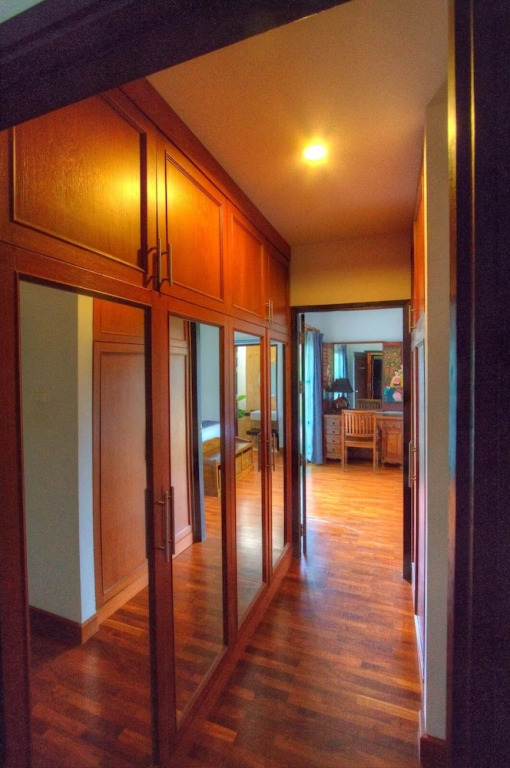 Pommard Villa by Jetta