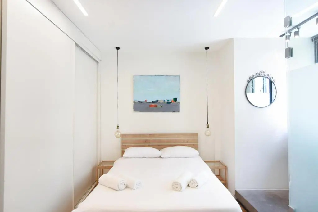 Industrial Chic 2BR in Dizengoff 35 by HolyGuest